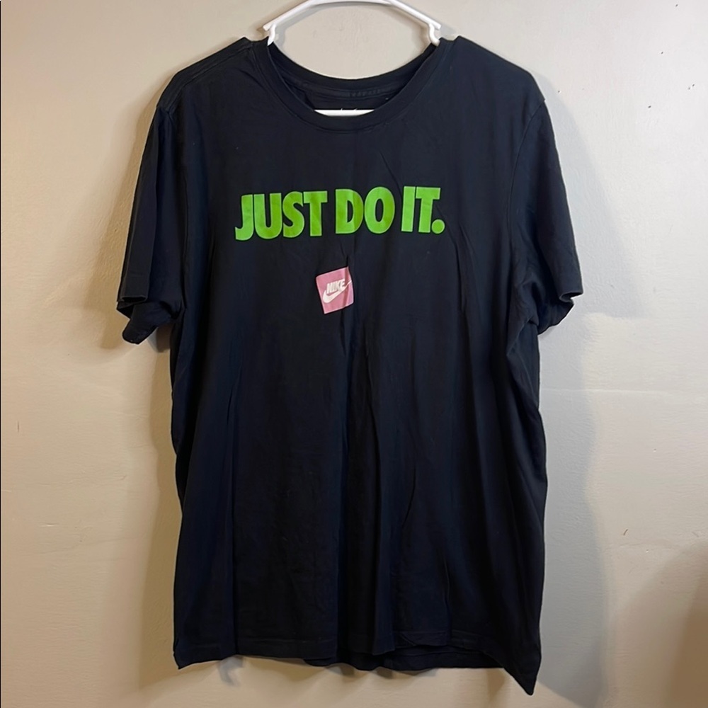 Nike Black and Green Just Do It Tee Size Large #12